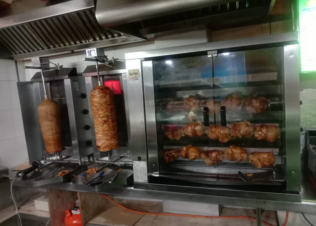Galería de imágenes SHANI PIZZA KEBABLA PERLA 1