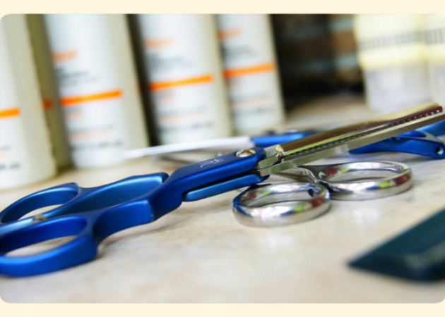 Galería de imágenes PELUQUERÍA COLOR LUC 1