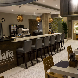 Foto de portada LA MAFIA SE SIENTA A LA MESA