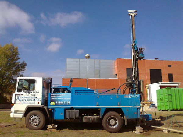 Foto de portada LABORATORIO GEOCONTROL