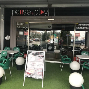 Foto de portada PAUSE AND PLAY